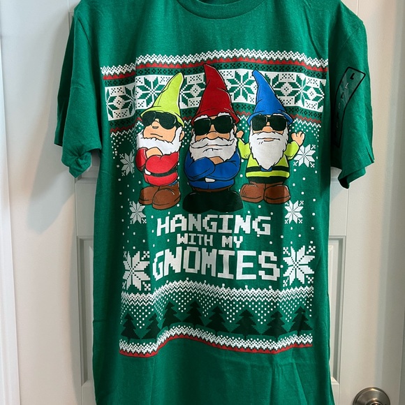 Pacific “Hanging With My Gnomies” Christmas Xmas T-shirt Size L *Unisex* NEW - Picture 2 of 4